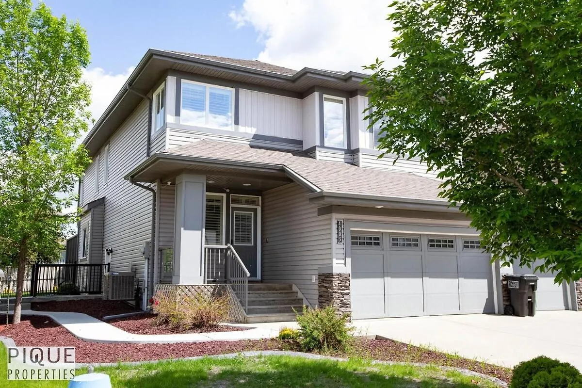 Bright Luxury Home-Sunroom-King Bed-Ac-Nflx&Wifi Edmonton