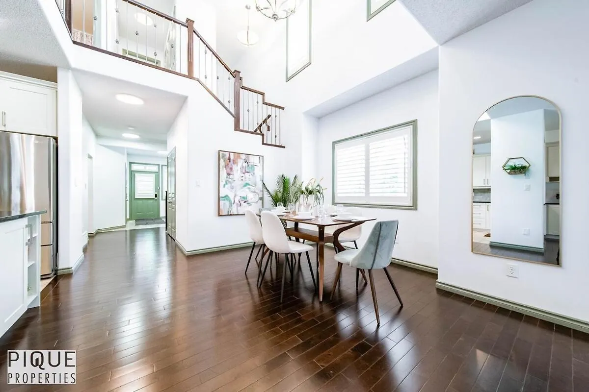 Bright Luxury Home-Sunroom-King Bed-Ac-Nflx&Wifi Edmonton Canada